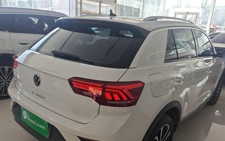 Volkswagen T-Roc I, 2021 год, 1 750 000 рублей, 6 фотография
