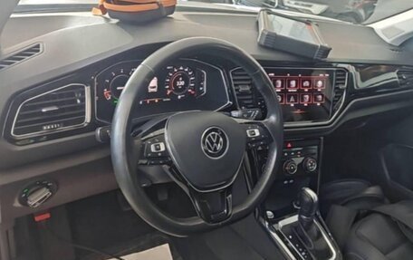 Volkswagen T-Roc I, 2021 год, 1 750 000 рублей, 5 фотография