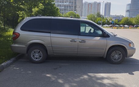 Chrysler Town & Country IV, 2003 год, 800 000 рублей, 1 фотография