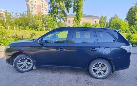 Mitsubishi Outlander III рестайлинг 3, 2012 год, 1 000 000 рублей, 2 фотография