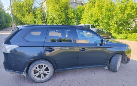 Mitsubishi Outlander III рестайлинг 3, 2012 год, 1 000 000 рублей, 3 фотография