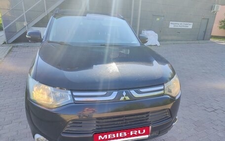 Mitsubishi Outlander III рестайлинг 3, 2012 год, 1 000 000 рублей, 4 фотография