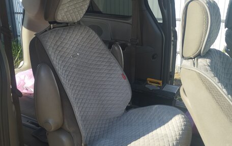 Chrysler Town & Country IV, 2003 год, 800 000 рублей, 13 фотография