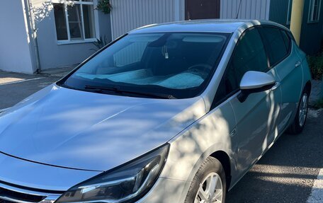 Opel Astra K, 2018 год, 1 350 000 рублей, 3 фотография
