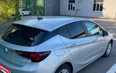 Opel Astra K, 2018 год, 1 350 000 рублей, 4 фотография