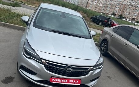 Opel Astra K, 2018 год, 1 350 000 рублей, 2 фотография