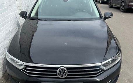 Volkswagen Passat B8 рестайлинг, 2019 год, 2 350 000 рублей, 1 фотография
