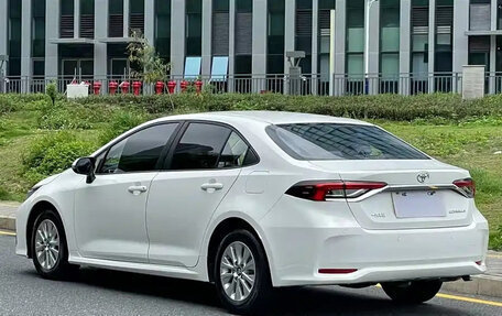 Toyota Corolla, 2022 год, 1 044 000 рублей, 5 фотография