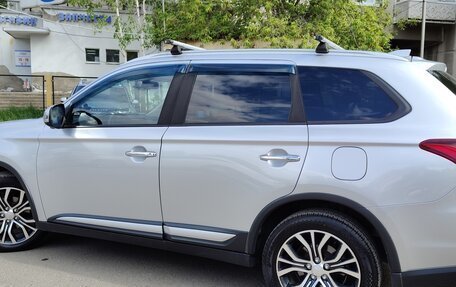 Mitsubishi Outlander III рестайлинг 3, 2018 год, 2 410 000 рублей, 8 фотография