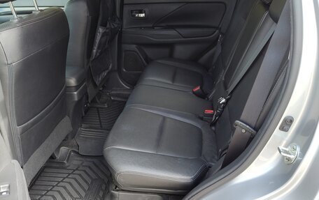 Mitsubishi Outlander III рестайлинг 3, 2018 год, 2 410 000 рублей, 6 фотография