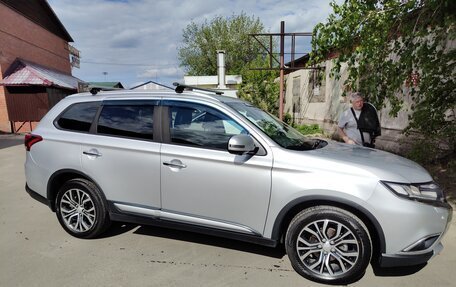 Mitsubishi Outlander III рестайлинг 3, 2018 год, 2 410 000 рублей, 18 фотография