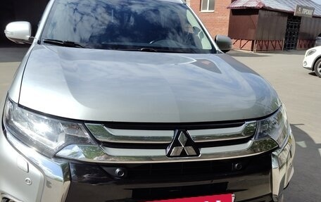 Mitsubishi Outlander III рестайлинг 3, 2018 год, 2 410 000 рублей, 16 фотография