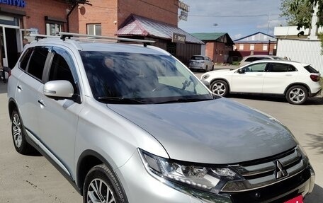Mitsubishi Outlander III рестайлинг 3, 2018 год, 2 410 000 рублей, 17 фотография