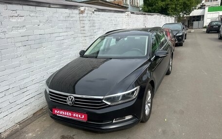 Volkswagen Passat B8 рестайлинг, 2019 год, 2 350 000 рублей, 2 фотография