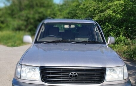 Toyota Land Cruiser 100 рестайлинг 2, 2001 год, 1 199 000 рублей, 1 фотография