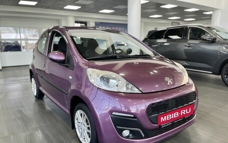 Peugeot 107 I рестайлинг, 2013 год, 599 900 рублей, 3 фотография