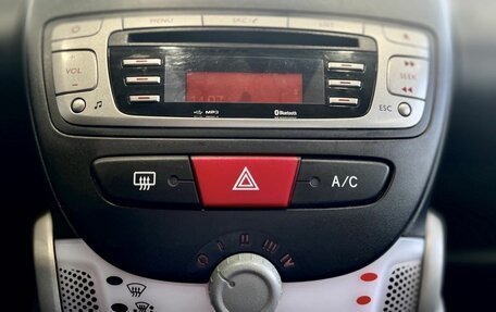 Peugeot 107 I рестайлинг, 2013 год, 599 900 рублей, 13 фотография