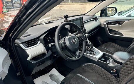 Toyota RAV4, 2021 год, 2 999 000 рублей, 3 фотография