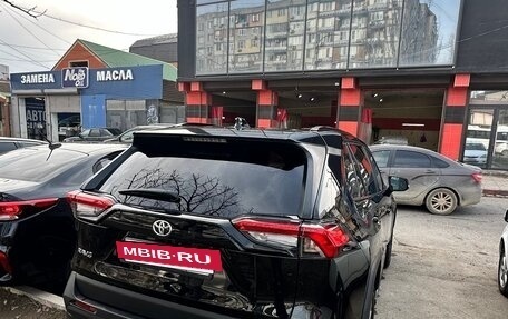 Toyota RAV4, 2021 год, 2 999 000 рублей, 8 фотография