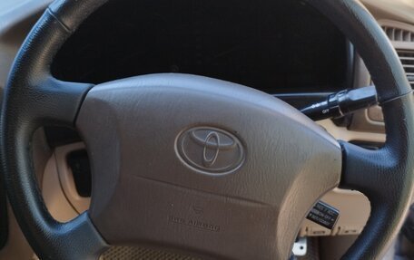 Toyota Land Cruiser 100 рестайлинг 2, 2001 год, 1 199 000 рублей, 8 фотография