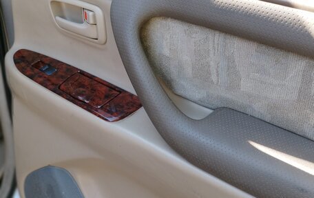 Toyota Land Cruiser 100 рестайлинг 2, 2001 год, 1 199 000 рублей, 11 фотография