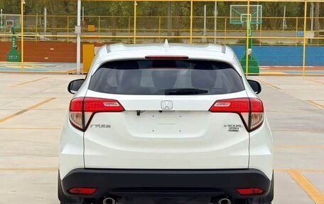 Honda Vezel, 2021 год, 1 180 000 рублей, 5 фотография
