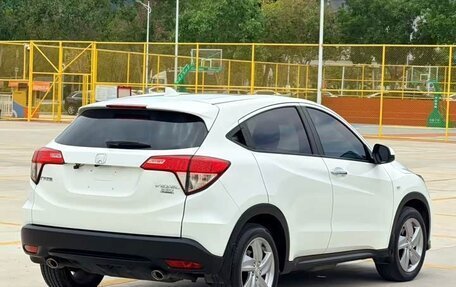 Honda Vezel, 2021 год, 1 180 000 рублей, 6 фотография