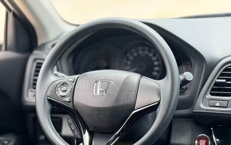 Honda Vezel, 2021 год, 1 180 000 рублей, 11 фотография