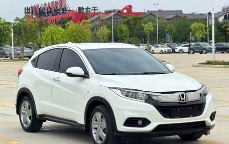 Honda Vezel, 2021 год, 1 180 000 рублей, 3 фотография