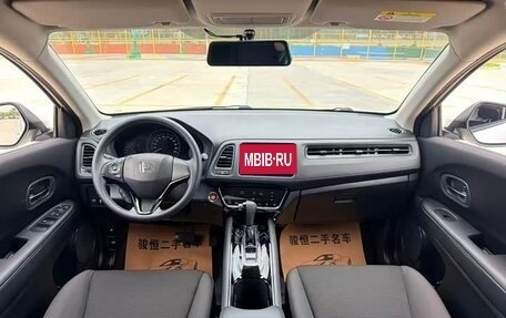 Honda Vezel, 2021 год, 1 180 000 рублей, 9 фотография