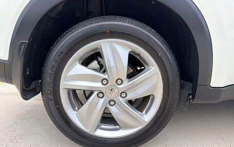 Honda Vezel, 2021 год, 1 180 000 рублей, 17 фотография