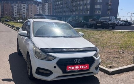 Hyundai Solaris II рестайлинг, 2017 год, 550 000 рублей, 1 фотография