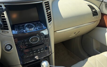 Infiniti FX II, 2010 год, 1 650 000 рублей, 15 фотография