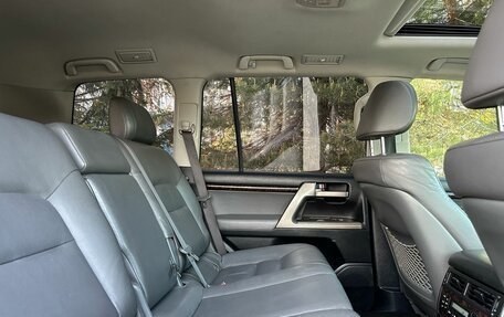 Toyota Land Cruiser 200, 2008 год, 2 899 000 рублей, 34 фотография