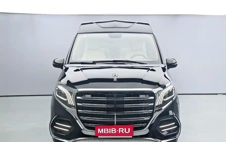 Mercedes-Benz V-Класс, 2023 год, 8 500 000 рублей, 2 фотография