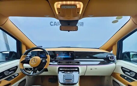 Mercedes-Benz V-Класс, 2023 год, 8 500 000 рублей, 8 фотография