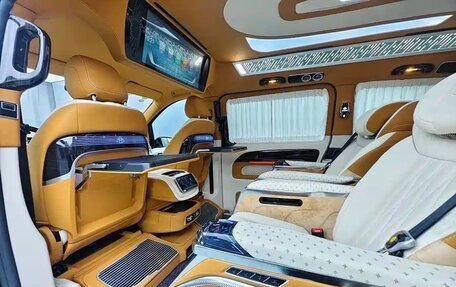 Mercedes-Benz V-Класс, 2023 год, 8 500 000 рублей, 12 фотография