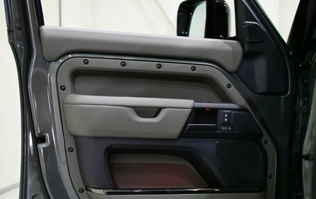 Land Rover Defender II, 2025 год, 25 990 000 рублей, 15 фотография