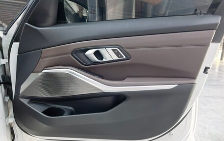 BMW 3 серия, 2023 год, 3 330 000 рублей, 30 фотография