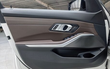 BMW 3 серия, 2023 год, 3 330 000 рублей, 26 фотография
