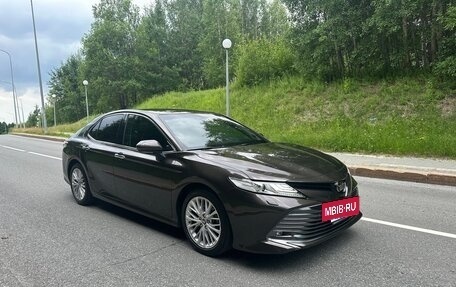 Toyota Camry, 2019 год, 3 480 000 рублей, 6 фотография