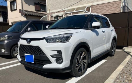 Toyota Raize I, 2022 год, 1 350 000 рублей, 3 фотография