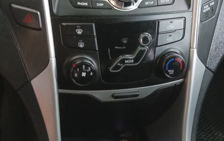 Hyundai Sonata VI, 2011 год, 620 000 рублей, 3 фотография