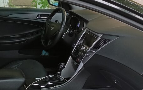Hyundai Sonata VI, 2011 год, 620 000 рублей, 12 фотография