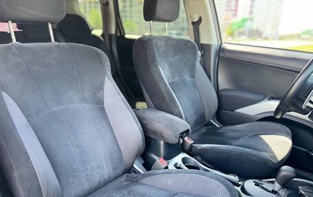 Mitsubishi Outlander III рестайлинг 3, 2012 год, 1 200 000 рублей, 10 фотография