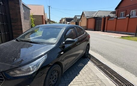 Hyundai Solaris II рестайлинг, 2017 год, 900 000 рублей, 8 фотография
