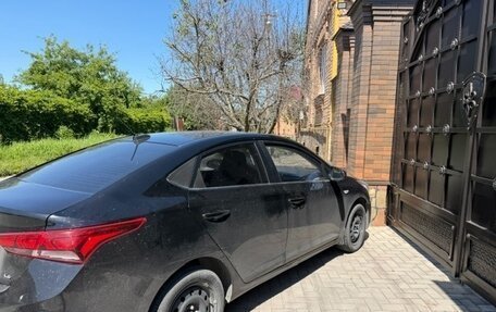 Hyundai Solaris II рестайлинг, 2017 год, 900 000 рублей, 6 фотография