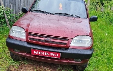 Chevrolet Niva I рестайлинг, 2005 год, 240 000 рублей, 1 фотография