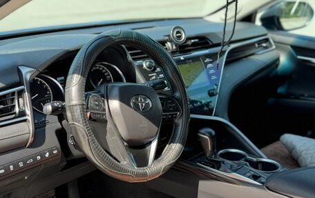 Toyota Camry, 2019 год, 3 290 000 рублей, 12 фотография