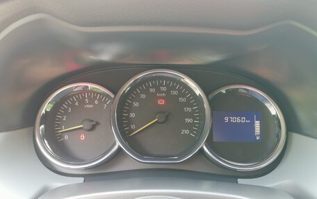 Renault Duster I рестайлинг, 2017 год, 1 300 000 рублей, 37 фотография